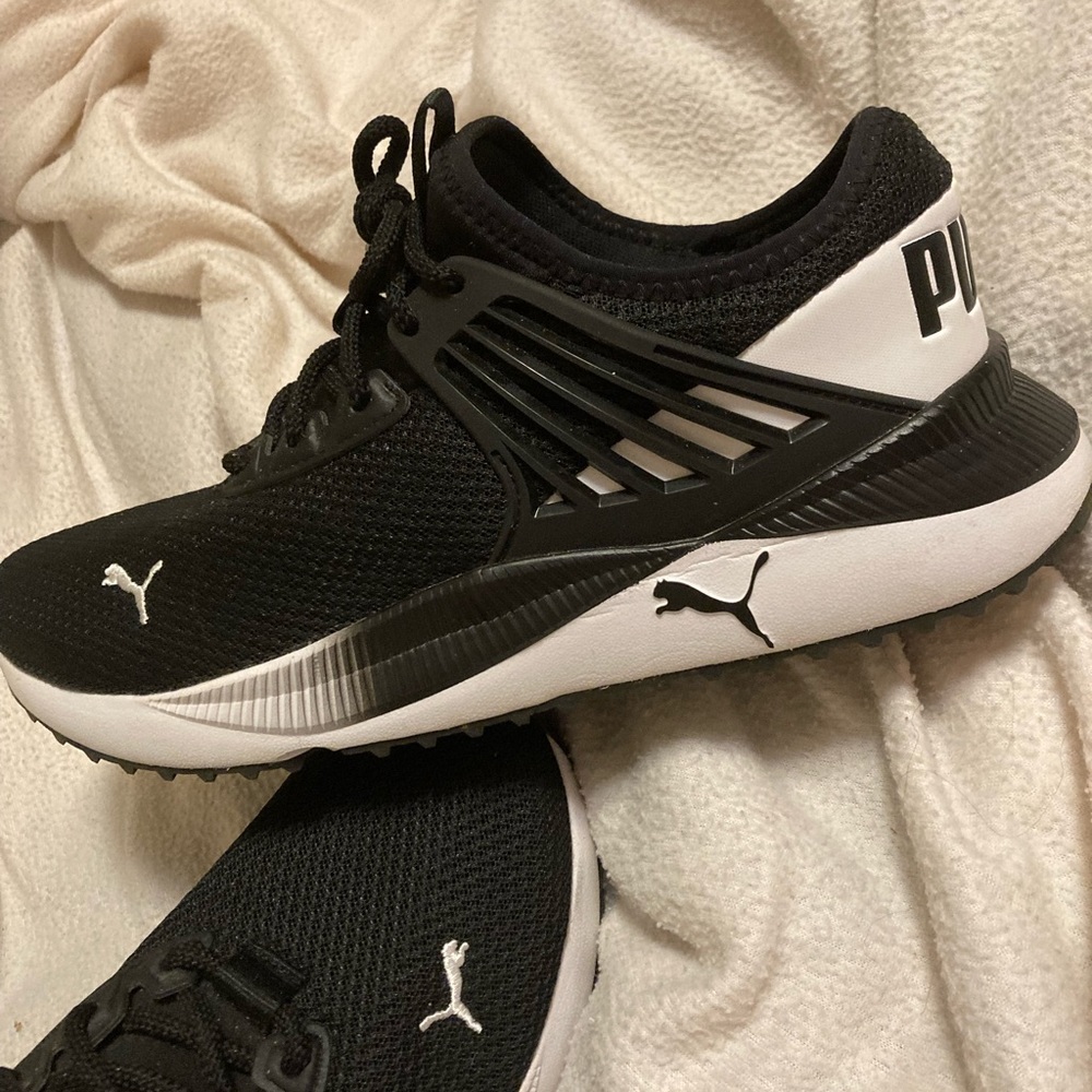 9.5 Men’s PUMA soft foam optimal comfort Brand New never worn
